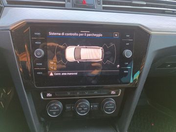 Volkswagen Passat - 11