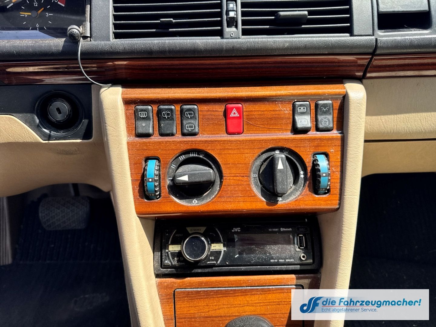 Fahrzeugabbildung Mercedes-Benz E 220 ET-Modell 220TE Alarm el.SP Spieg. *EXPORT