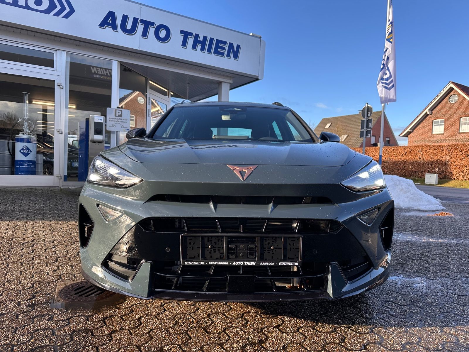 Fahrzeugabbildung CUPRA Formentor 1.5 eTSI DSG ACC/LED/APP/GJR/SHZG