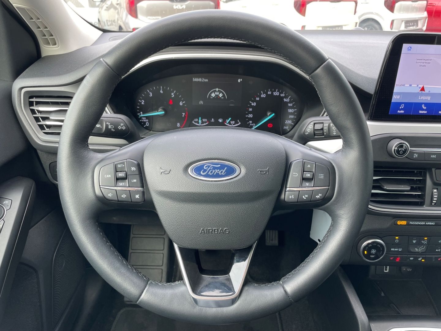 Fahrzeugabbildung Ford Focus C&C MHEV Kamera VerkehrszeichenERK DAB