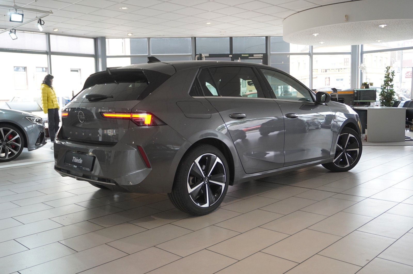 Fahrzeugabbildung Opel Astra L Lim. 1.2T ELEGANCE NAVI/LED/KAMERA/SPORT