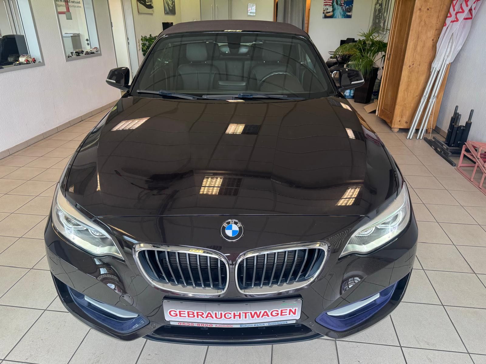 Fahrzeugabbildung BMW 220 i Cabrio Sport Line/ NAVI/KLIMA/AUTOMATIK