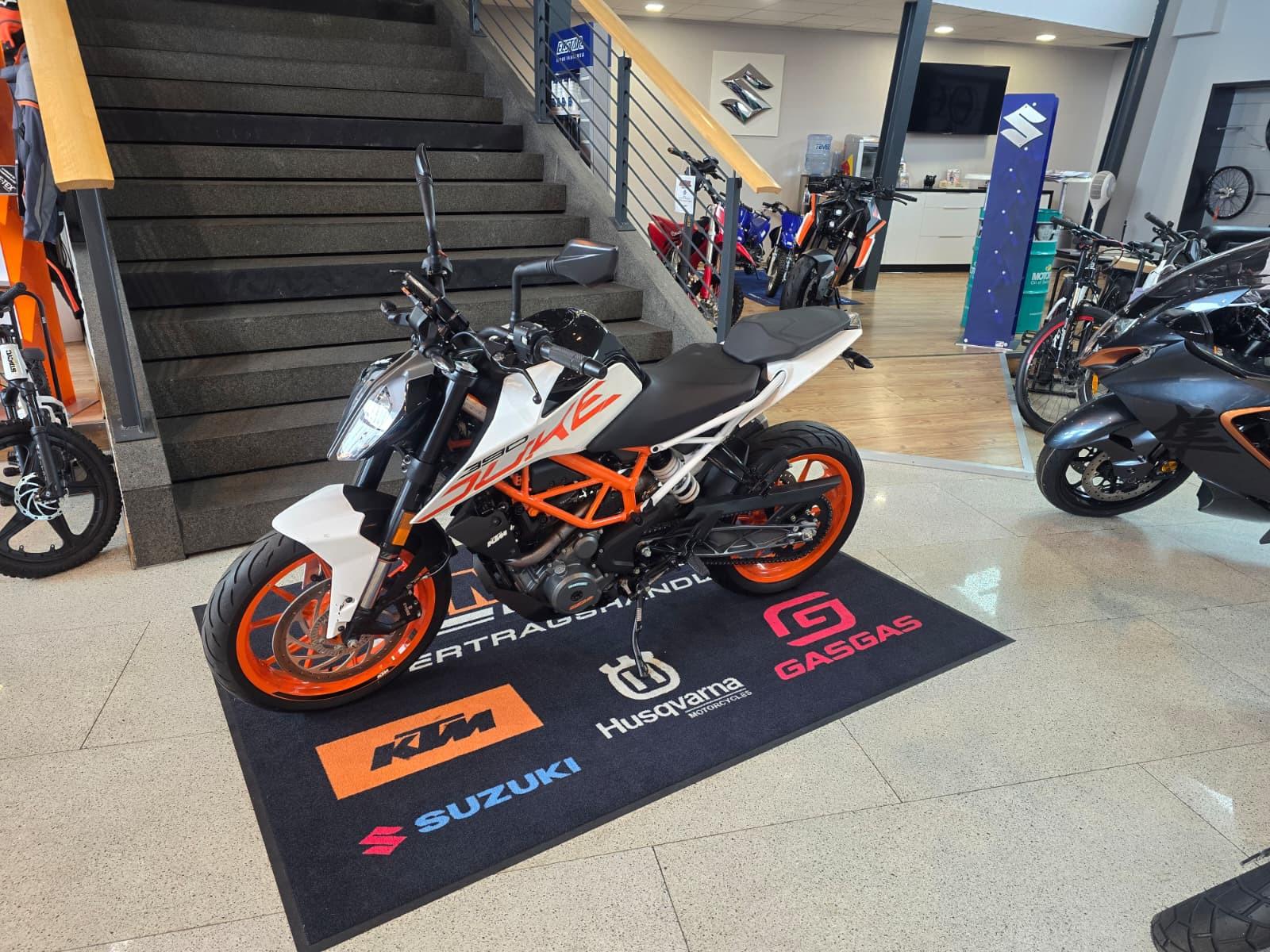 KTM 390 Duke
