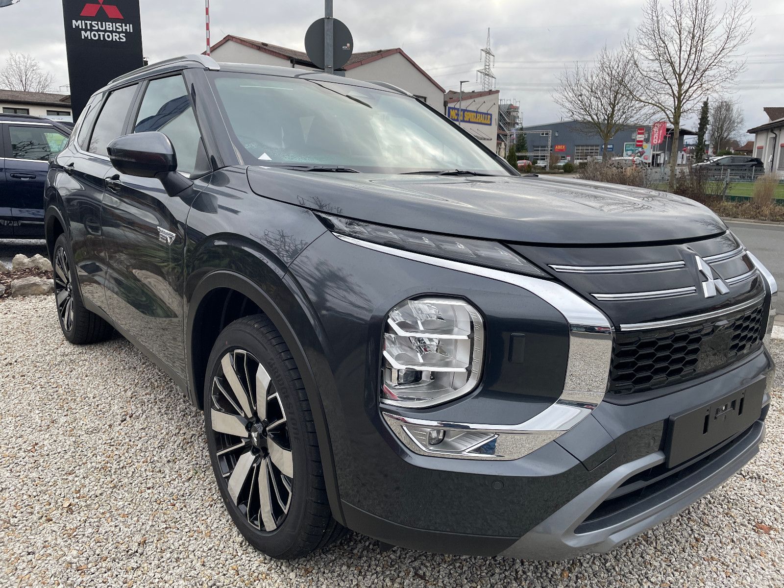 Mitsubishi Plug-in Hybrid Outlander - Bild 3