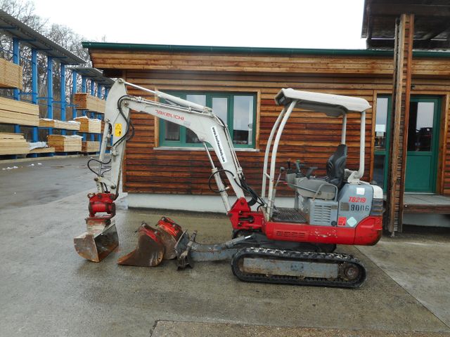 Takeuchi TB 219 ( 1.945kg ) Powertilt + 3 Löffel