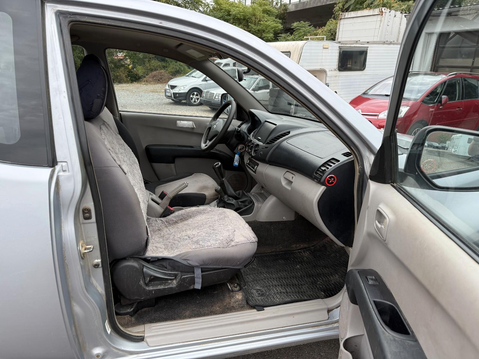 Mitsubishi L200 2.5D Invite ClubCab 4WD AHK Klima Tüv 08.27