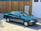 Mercedes-Benz E 220 124er Coupe, Klima, Leder, 99.000 Km - Oldtimer mit Benzin-Antrieb
