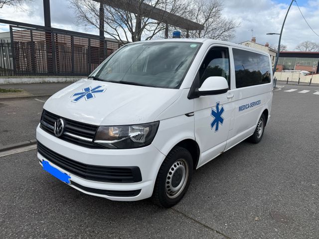 Volkswagen T6 Krankenwagen ambulance