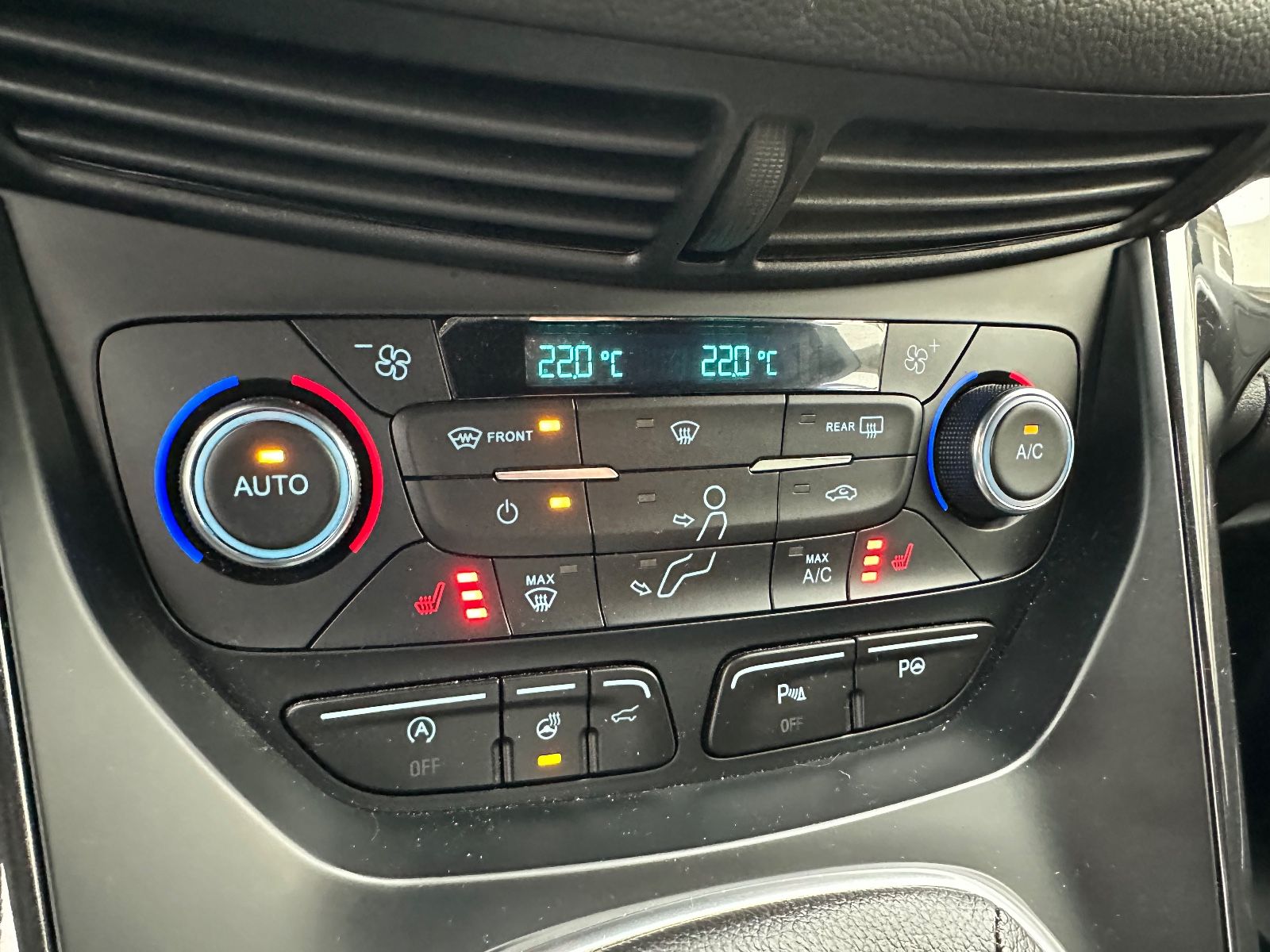 Fahrzeugabbildung Ford Kuga 1.5 EcoBoost ST-Line Navi/BiXenon/Sound/SHZ