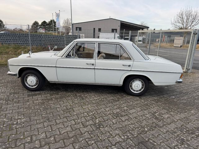 Mercedes-Benz 200 / 200/8