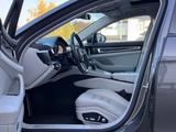 Porsche Panamera Turbo S E-Hybrid/ENTERTAIMENT2xDVD/PANO - Porsche Panamera Turbo mit Hybrid-Antrieb (Benzin/Elektro)