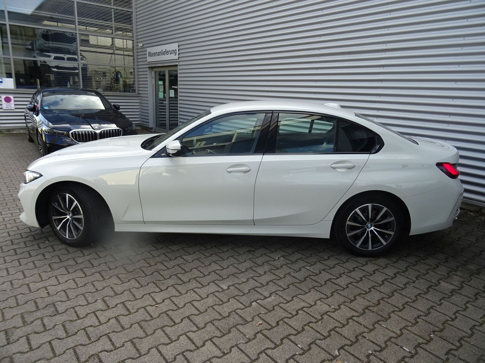 BMW 320i Lim. Facelift Widescreen LM Ambientes-Li foto 4