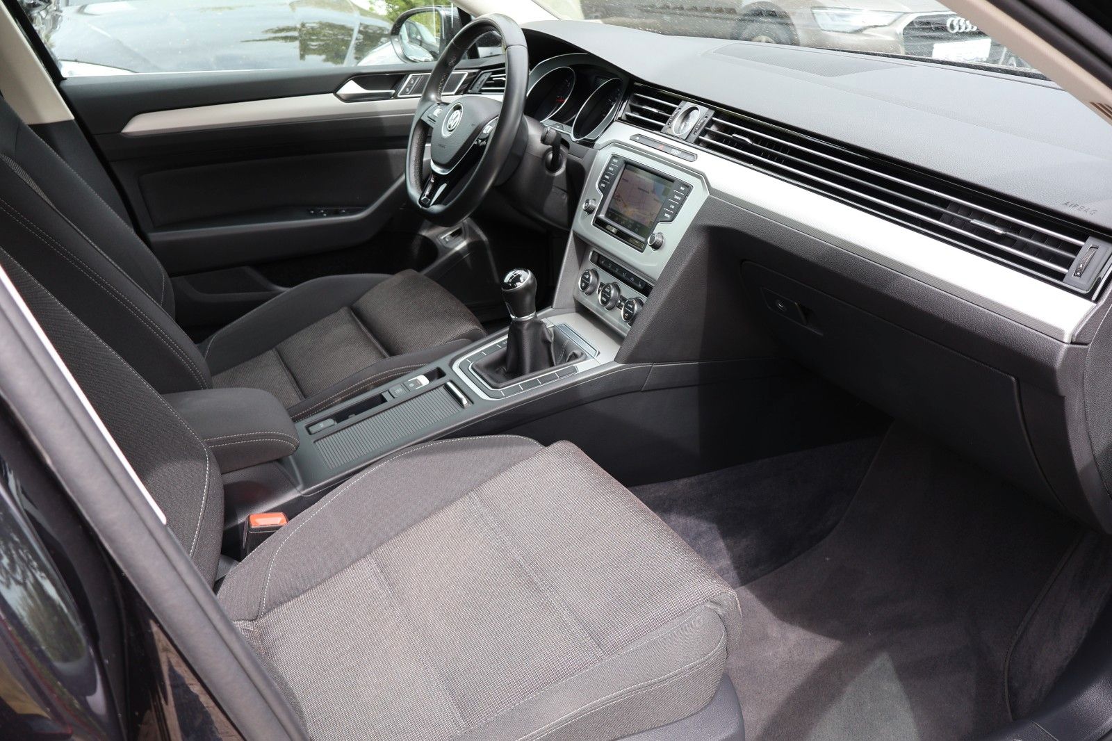 Fahrzeugabbildung Volkswagen Passat Lim. Comfortline BMT/Start-Stopp