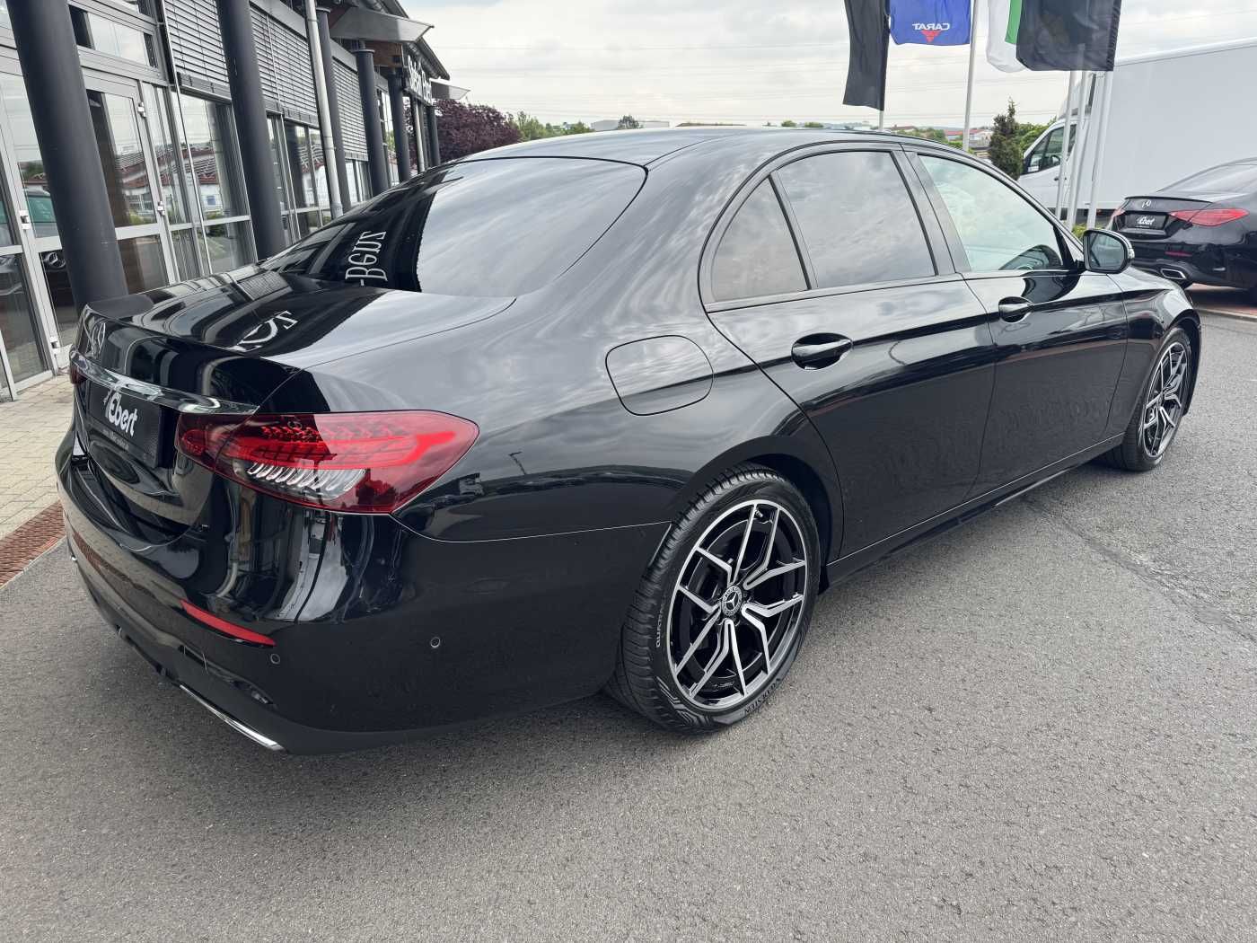 Fahrzeugabbildung Mercedes-Benz E 220d AMG+Pano+Distr+Multibeam+RFK+Night
