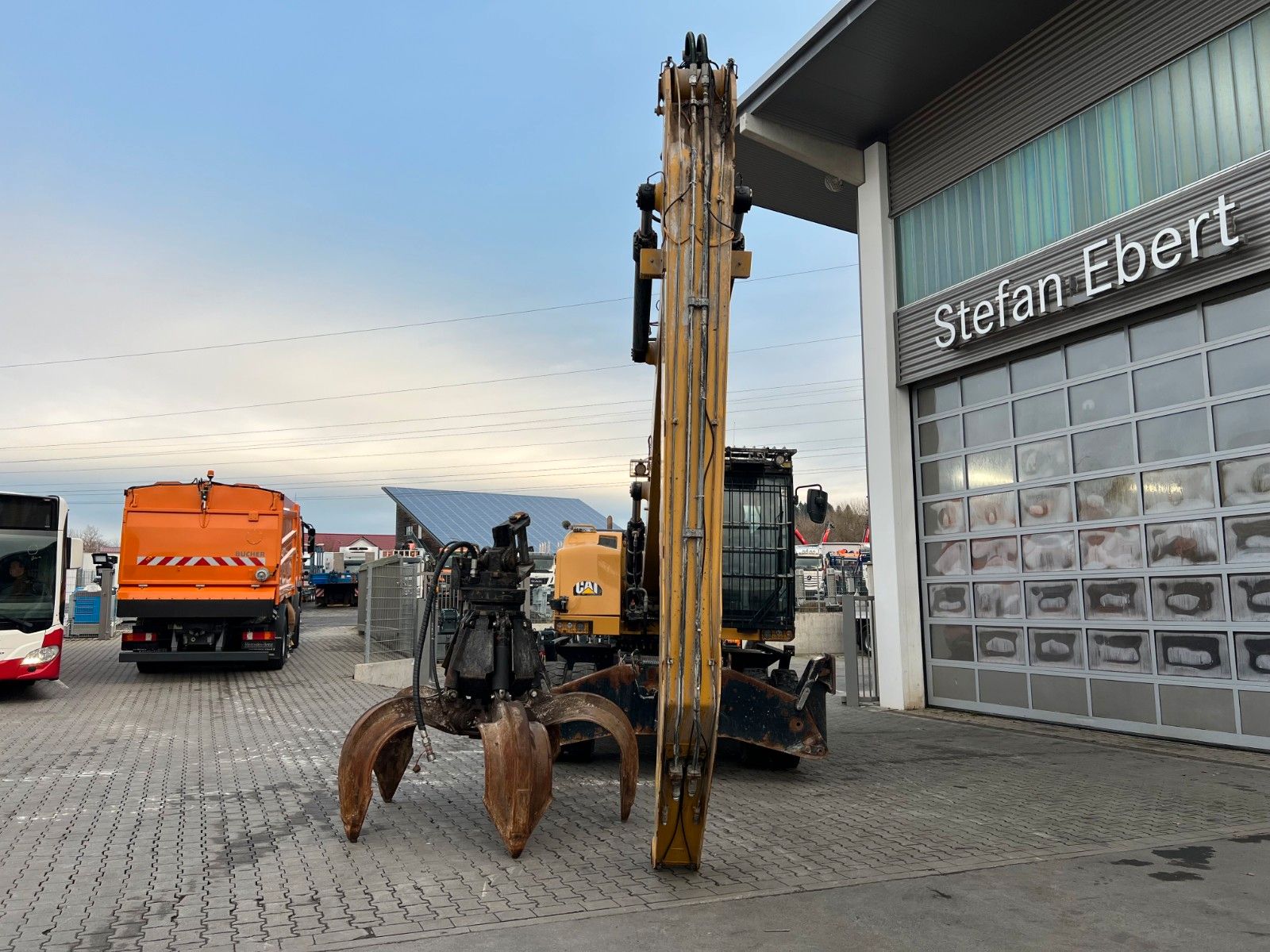 Fahrzeugabbildung CAT MH3024 / MH 3024 / Greifer / 2018 / 10.735h