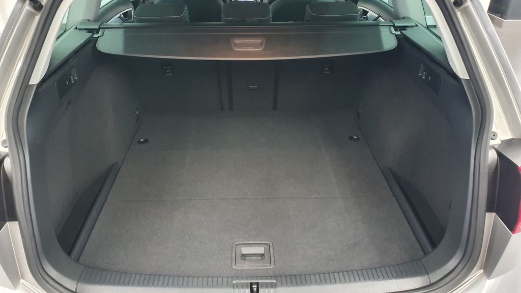 VII 1.4 TSI Cup*Bi-Xenon*PANO*NAVI*1.Hand