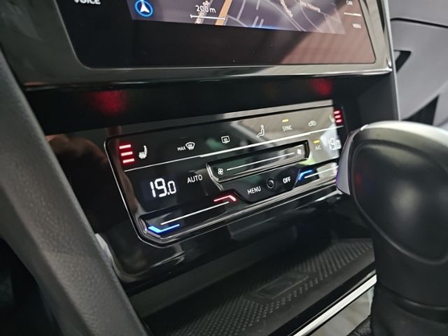 Fahrzeugabbildung Volkswagen Passat Variant 2.0 TDI DSG Elegance NAVI LED-MAT