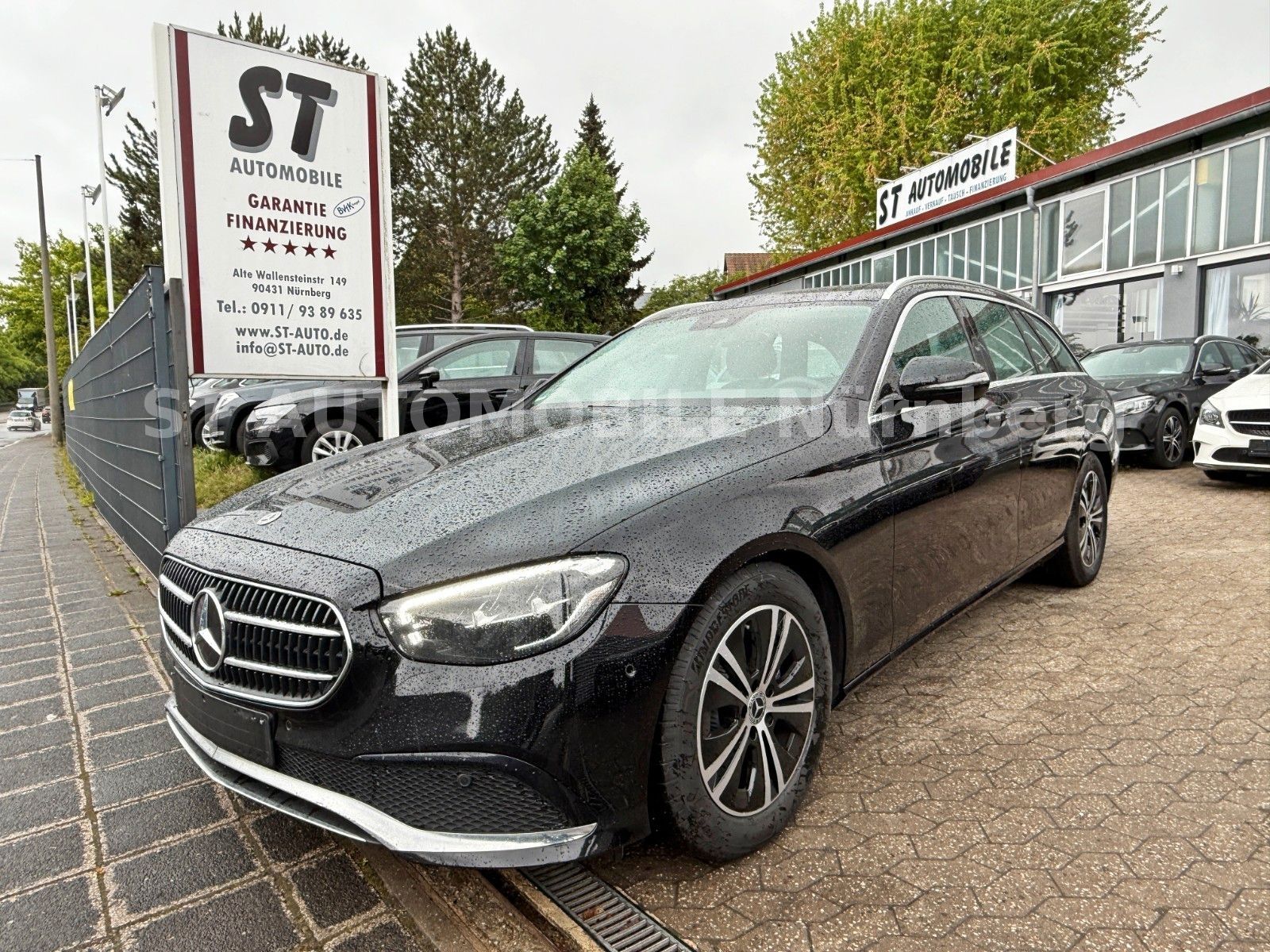 MERCEDES-BENZ E 220 d T 9G-Tronic Avantgarde*1.HD*AHK*KAMERA*