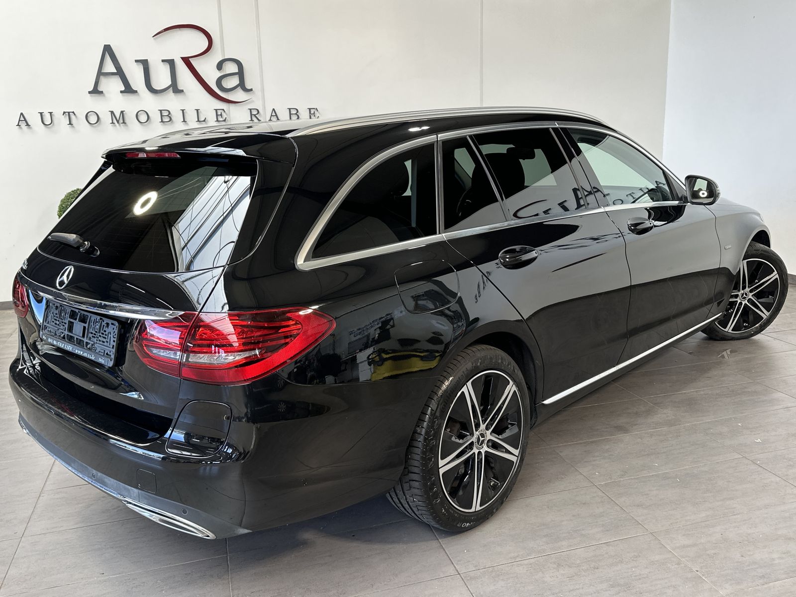 Fahrzeugabbildung Mercedes-Benz C 300e T Avantgarde NAV+LED+AHK+BURMESTER+PP+1HD