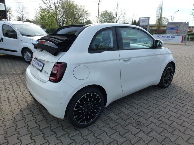 Fahrzeugabbildung Fiat 500 500e Cabrio 42 kWh (118 PS)