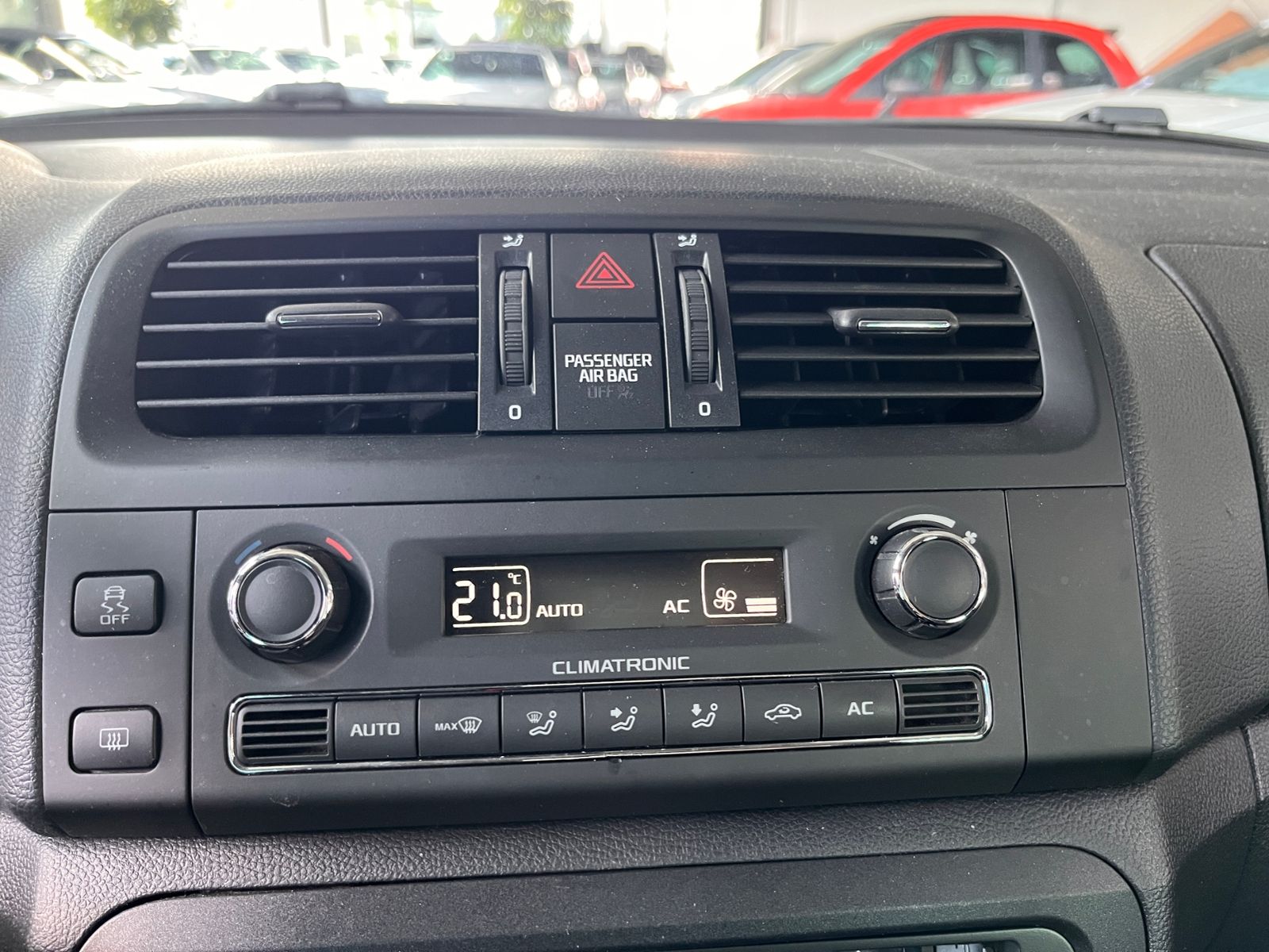 Fahrzeugabbildung SKODA Fabia TSI Fresh SHZ KLIMA ALU