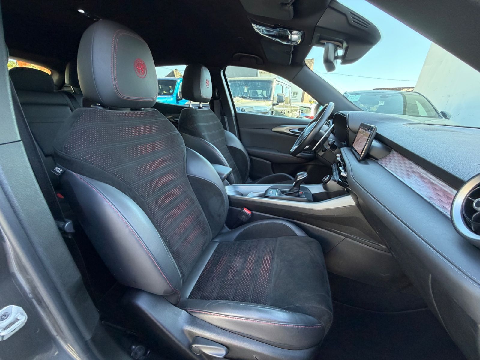 Fahrzeugabbildung Alfa Romeo Tonale Edizione Speciale/DNA/ACC/APPLE-CAR