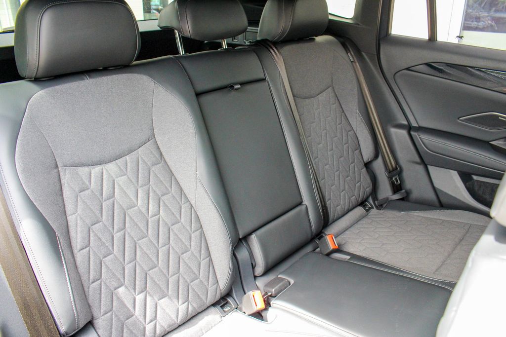 VW Tiguan 2.0 TDI/ IQ.DRIVE/ H&K/ MATRIX/ DISCOVER VW Tiguan 2.0 TDI/ IQ.DRIVE/ H&K/ MATRIX/ DISCOVER