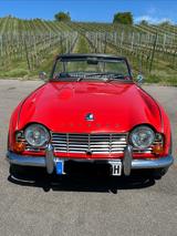 Triumph TR4 Cabrio Roadster mit Verdeck + Innenraumabd. - aus 1965: Cabrio