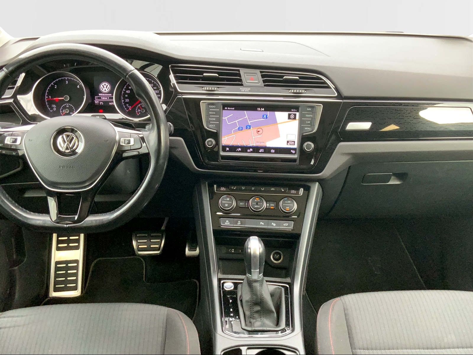 Touran 2.0 TDI, SOUND,LED,SHZ,PANO,NAV,AHK.