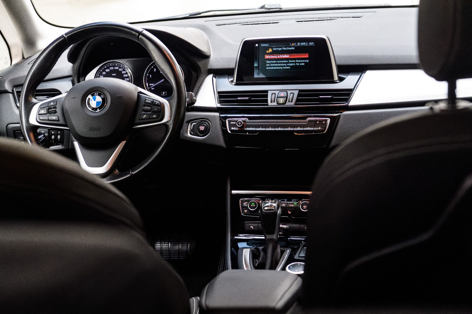 Fahrzeugabbildung BMW 2er Active Tourer 225 xe Advantage Kamera 165kw