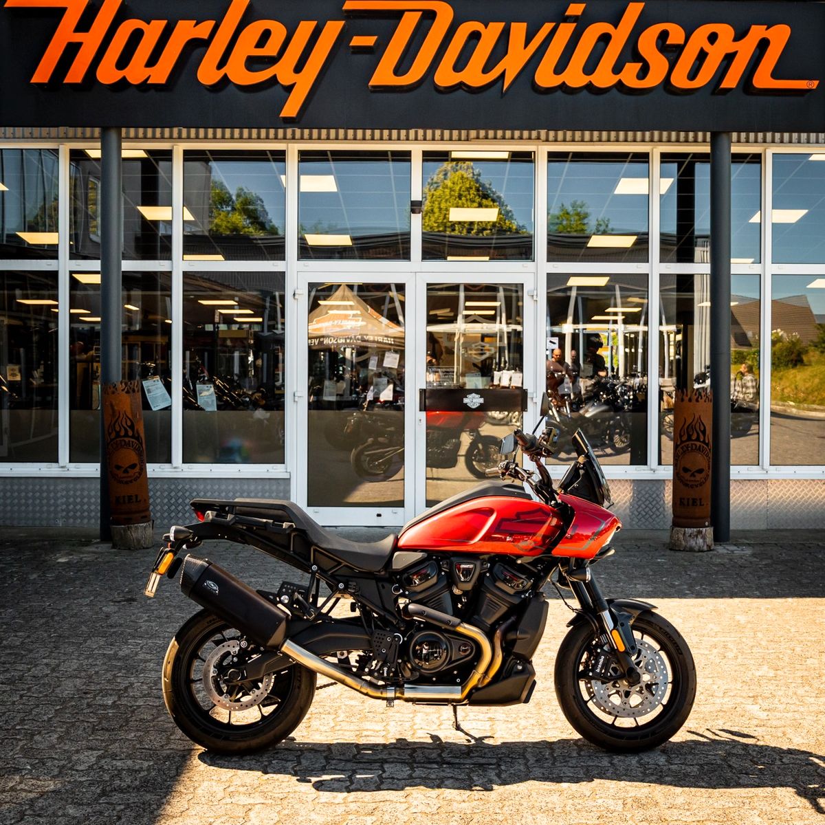 Fahrzeugabbildung Harley-Davidson RA1250ST Pan America ST 1250 MY25 Jekill & Hyde