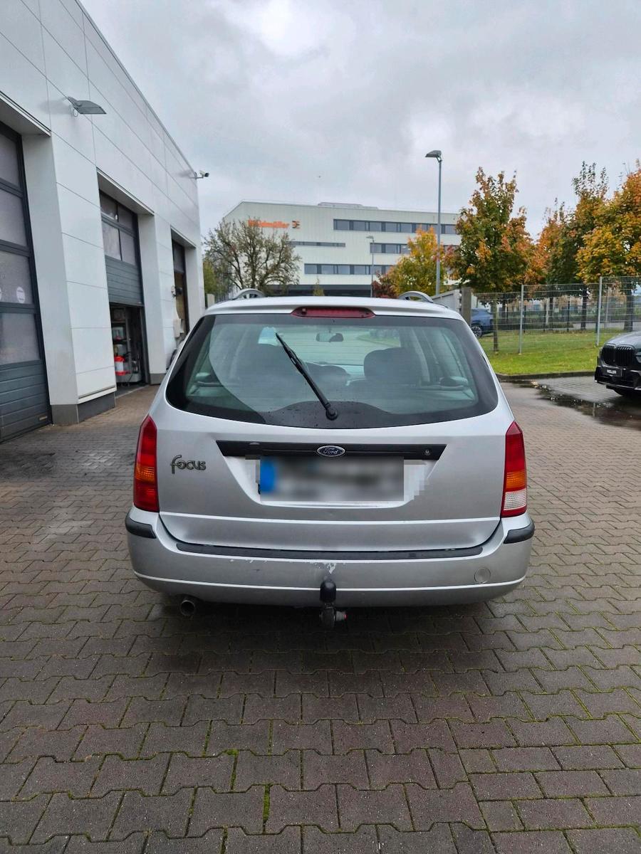 Ford Focus 2004 — photo 7