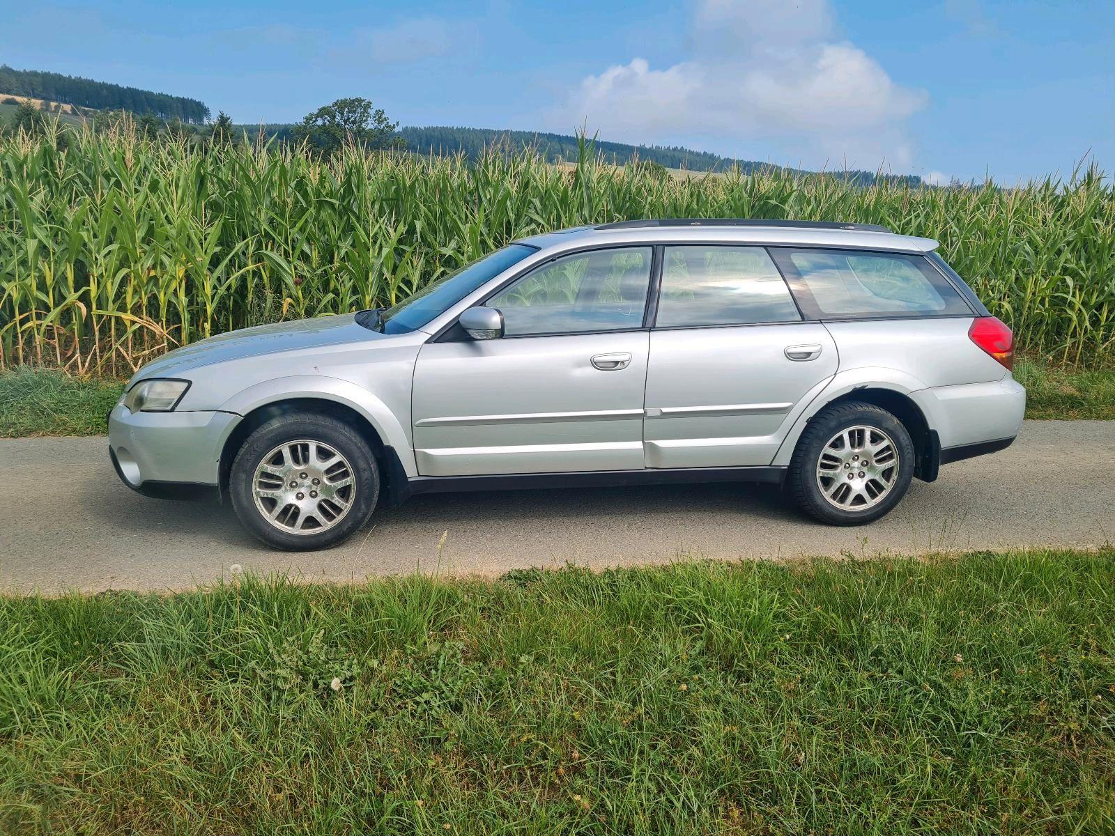 Subaru Outback 2005 — interior