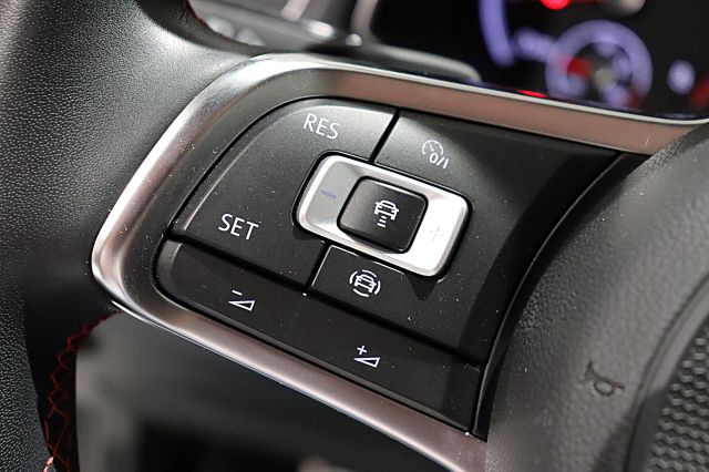 T-Roc Sport 1.5 TSI DSG ACC NAVI SHZ SPORTFW el.