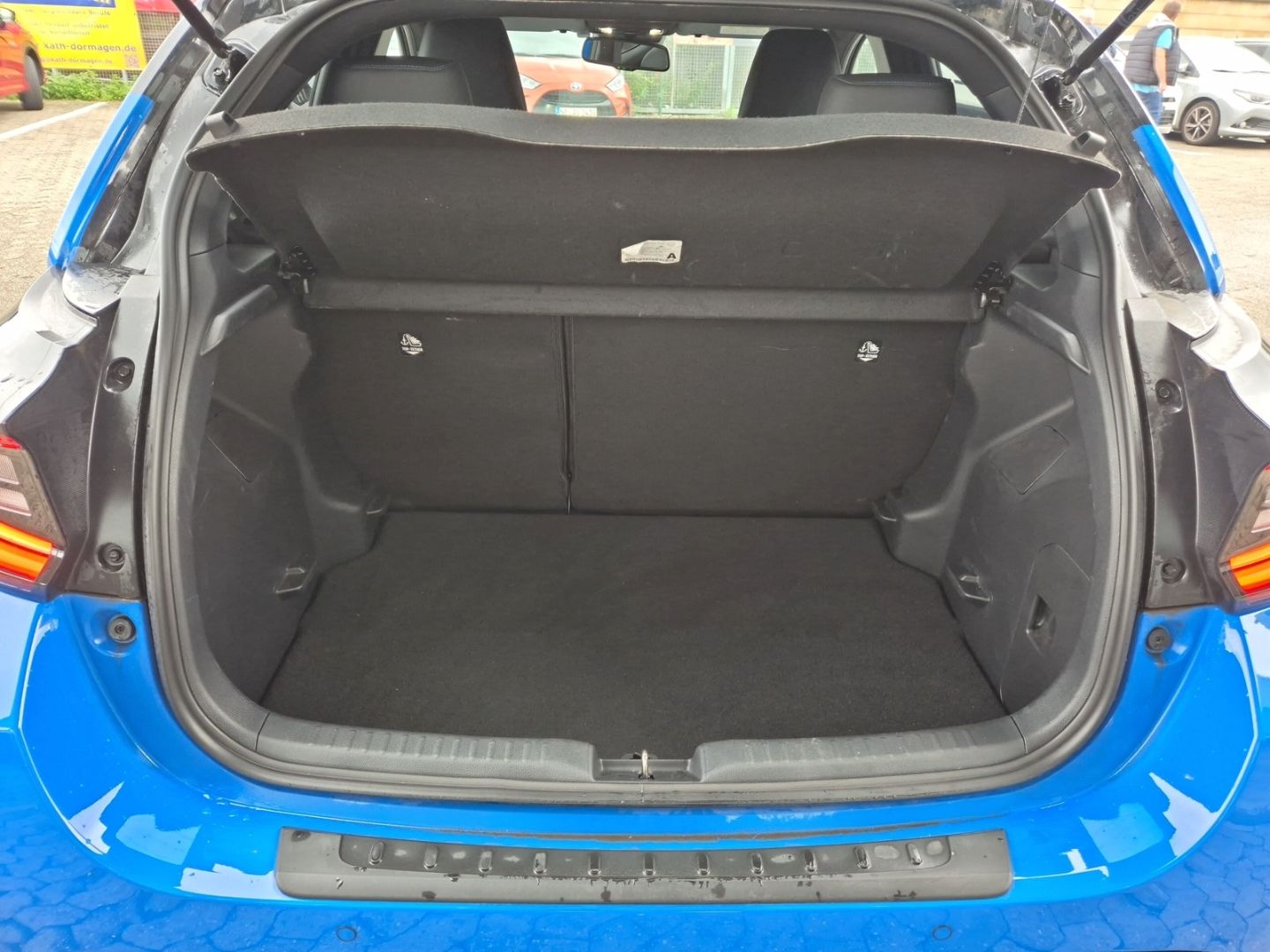 Fahrzeugabbildung Toyota Yaris Hybrid Premiere Edition 1.5 Dual-VVT-iE EU