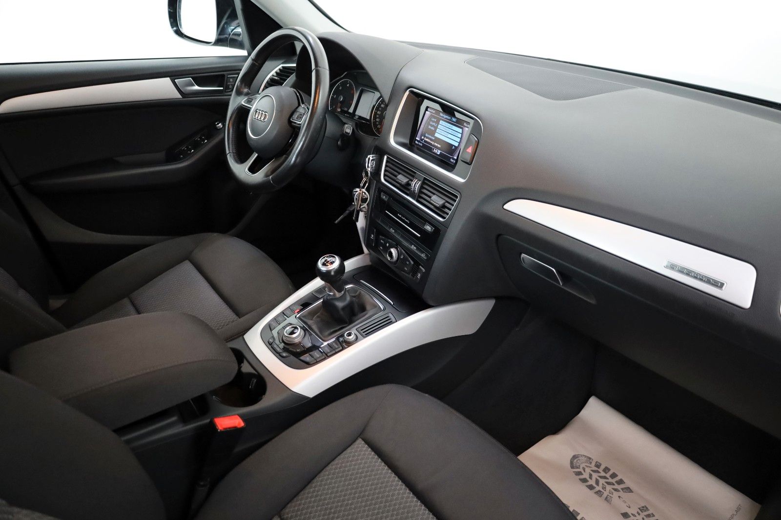Fahrzeugabbildung Audi Q5 2.0 TDI  quattro Navi,Xenon,Panorama,SH,PDC