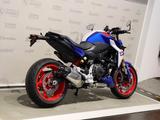 BMW F 900 R - BMW R 90