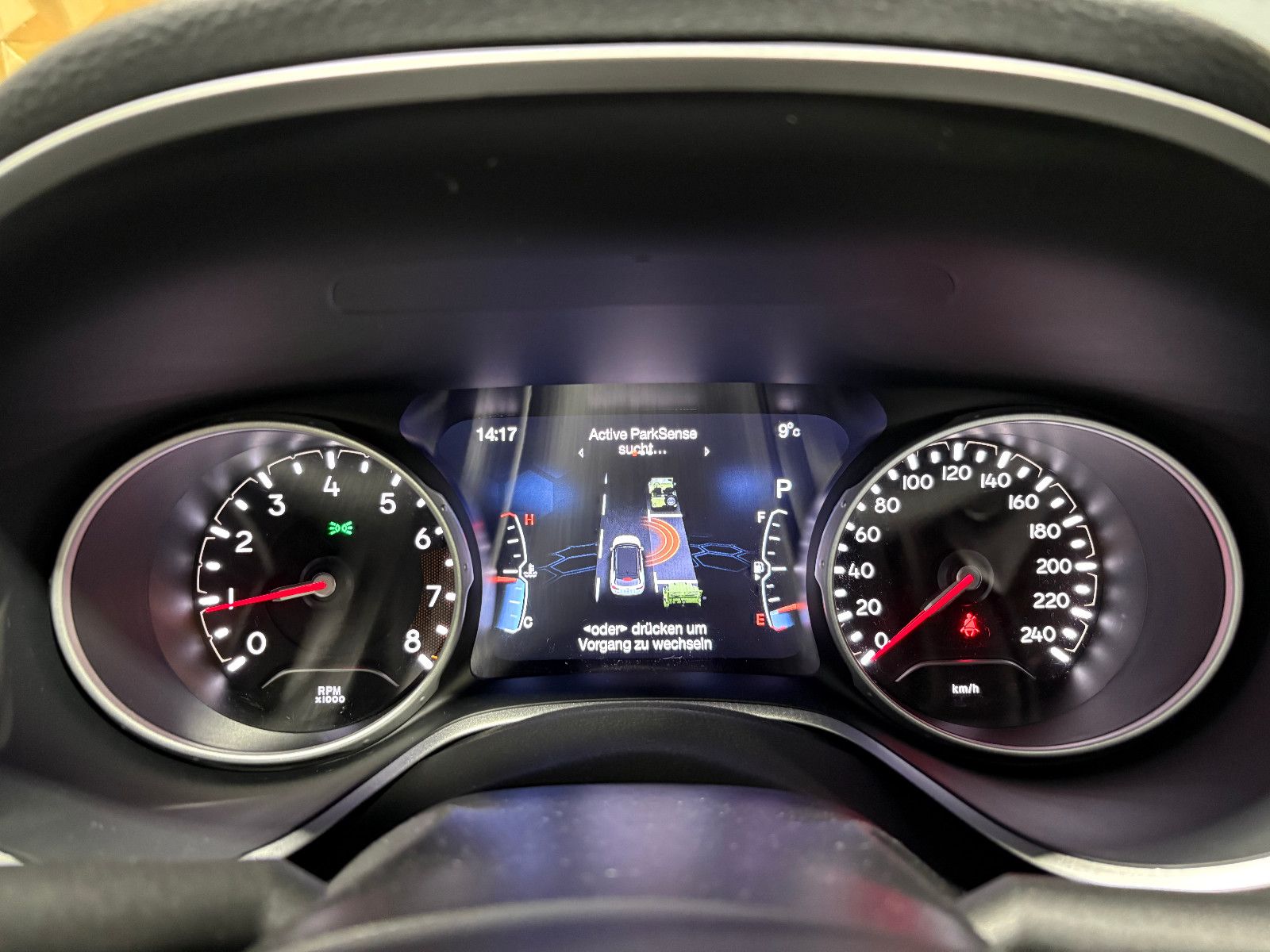 Fahrzeugabbildung Jeep Compass Limited FWD/NAVI/KAMERA/SOUND/DAB/SHZ