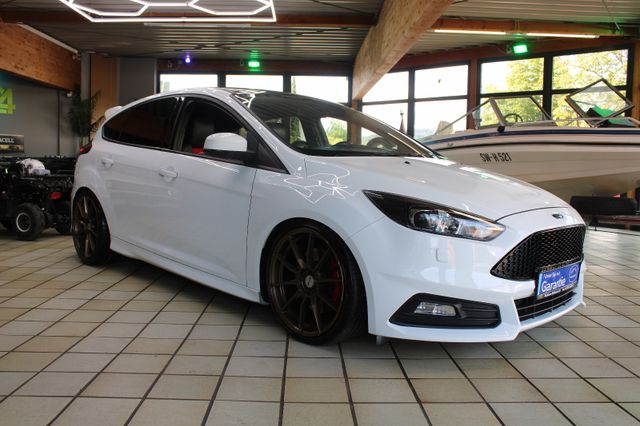 Ford Focus ST *184KW*KLIMA*RECARO*PDC*ALU*SHZ*LED*