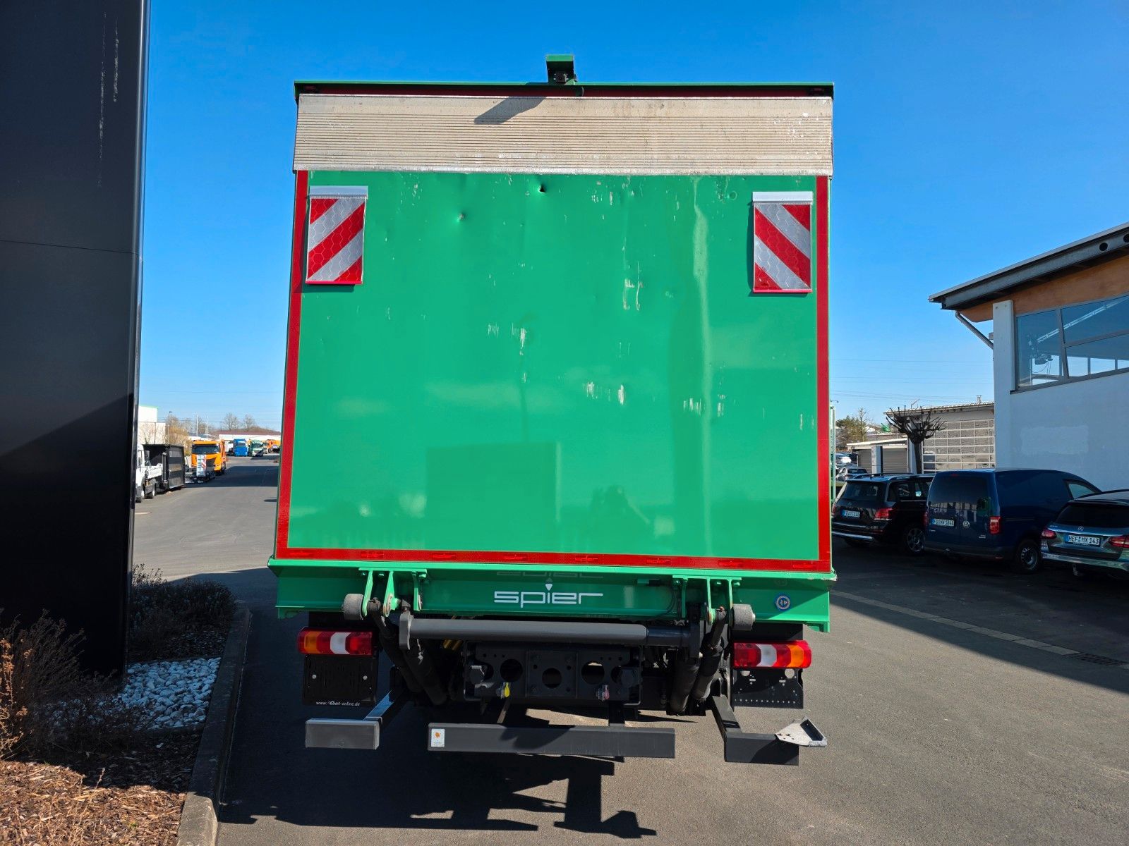 Fahrzeugabbildung Mercedes-Benz Actros 1824 L 4x2 LBW 2.000kg Tür Kamera Navi