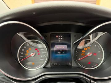 Mercedes V 220 - 10