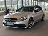 Mercedes-Benz C63 T AMG BURMESTER LED AMG-ABGAS AMBIENTE AHK - Mercedes C 63 AMG mit Anhängerkupplung