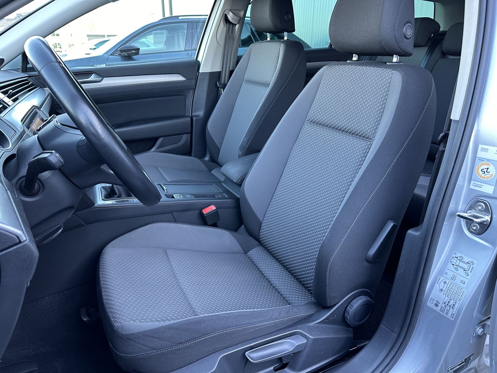 Fahrzeugabbildung Volkswagen Passat Variant 2.0 TDI Business NAV+LED+KAM+SHZ