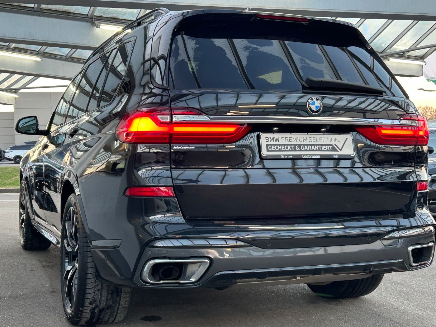 Fahrzeugabbildung BMW X7 xDrive30d M-Sport AHK/6-Sitz 2 JAHRE GARANTIE