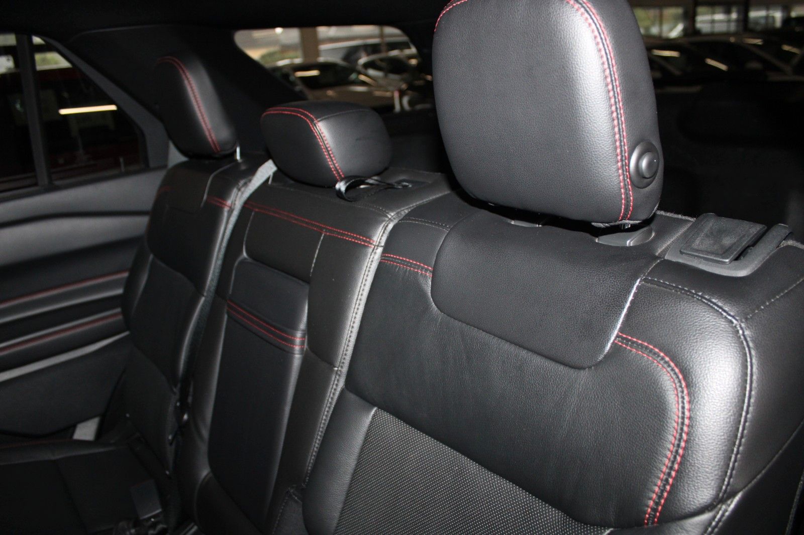 Fahrzeugabbildung Ford Explorer 3,0 PHEV Aut. ST-Line 7-Sitze PANO AHK