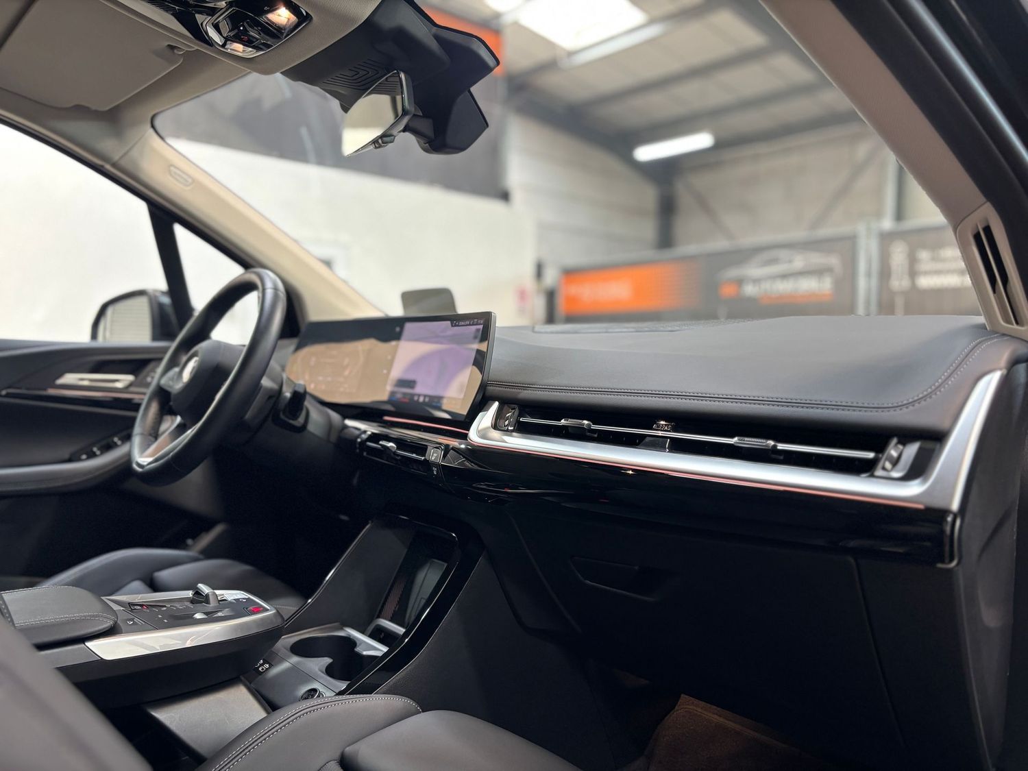 Fahrzeugabbildung BMW 218 Active Tourer Luxury Line Pano#HeadUp#H&K#Ka