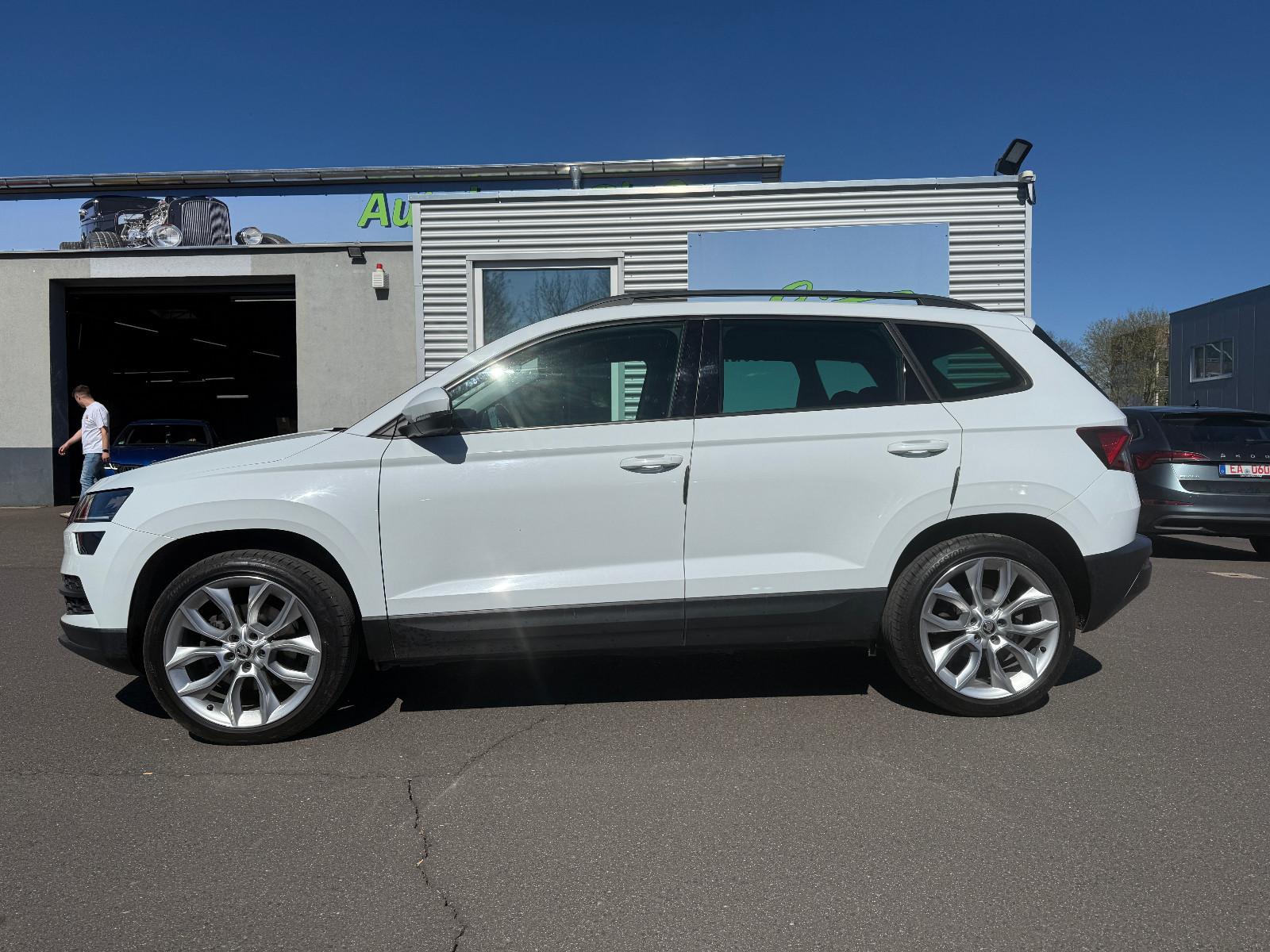 Skoda Karoq Style 4x4+LED+AHK+SHZ+Navi+