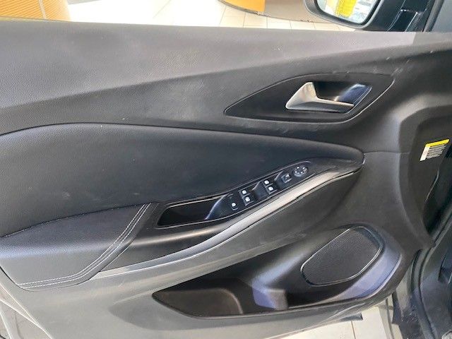 Fahrzeugabbildung Opel Grandland X 2.0D 18"ALU/NAVI/PANORAMA/KAMERA