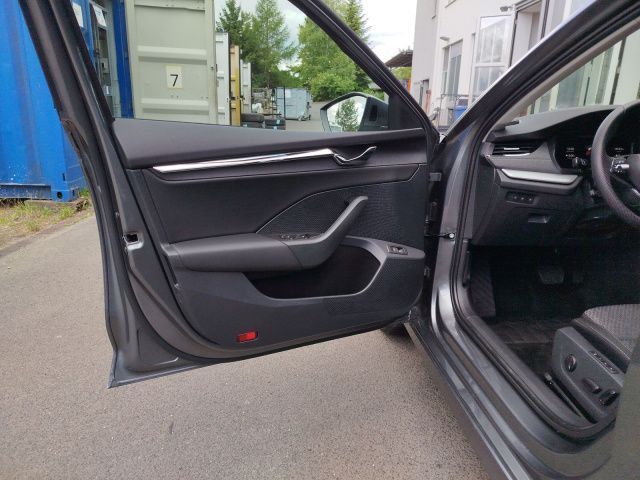 Fahrzeugabbildung SKODA Octavia Combi Style 2.0 TDI DSG