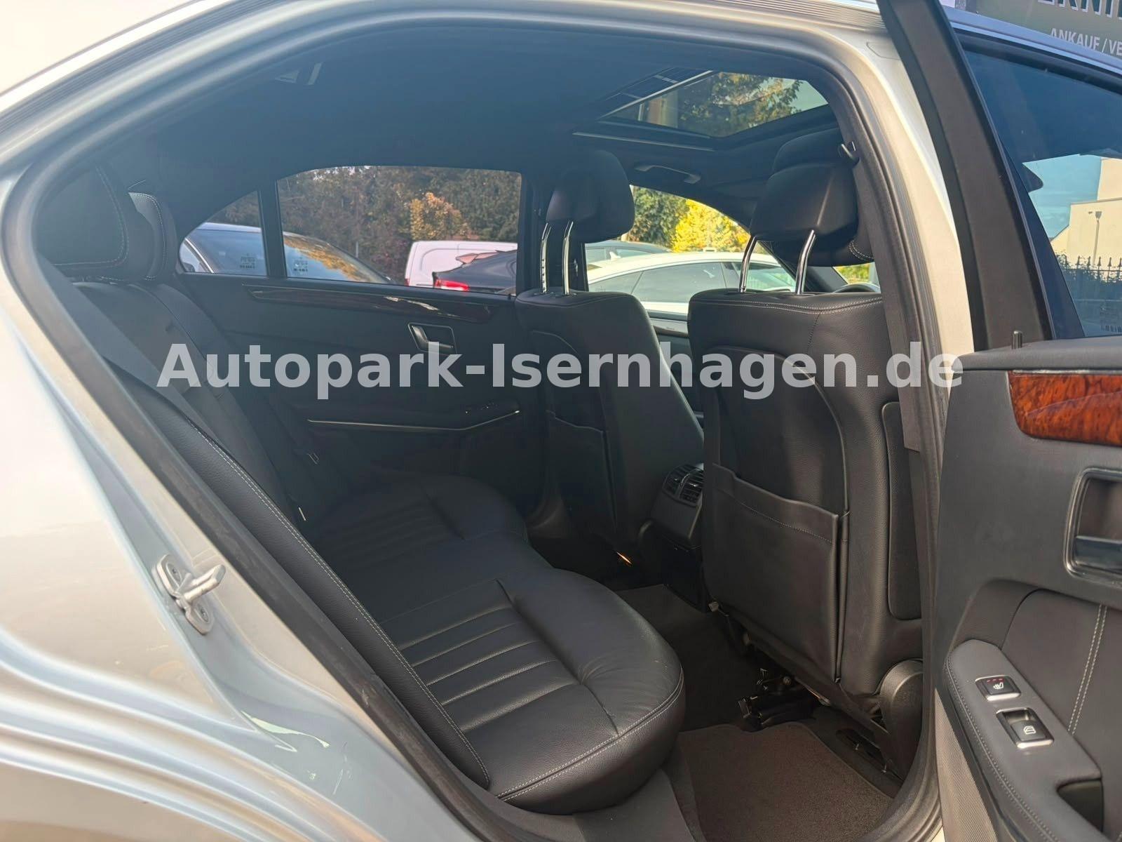 Mercedes-Benz E 300 Elegance*FL*Pano*Leder*4xSZH*Keyless*Xenon